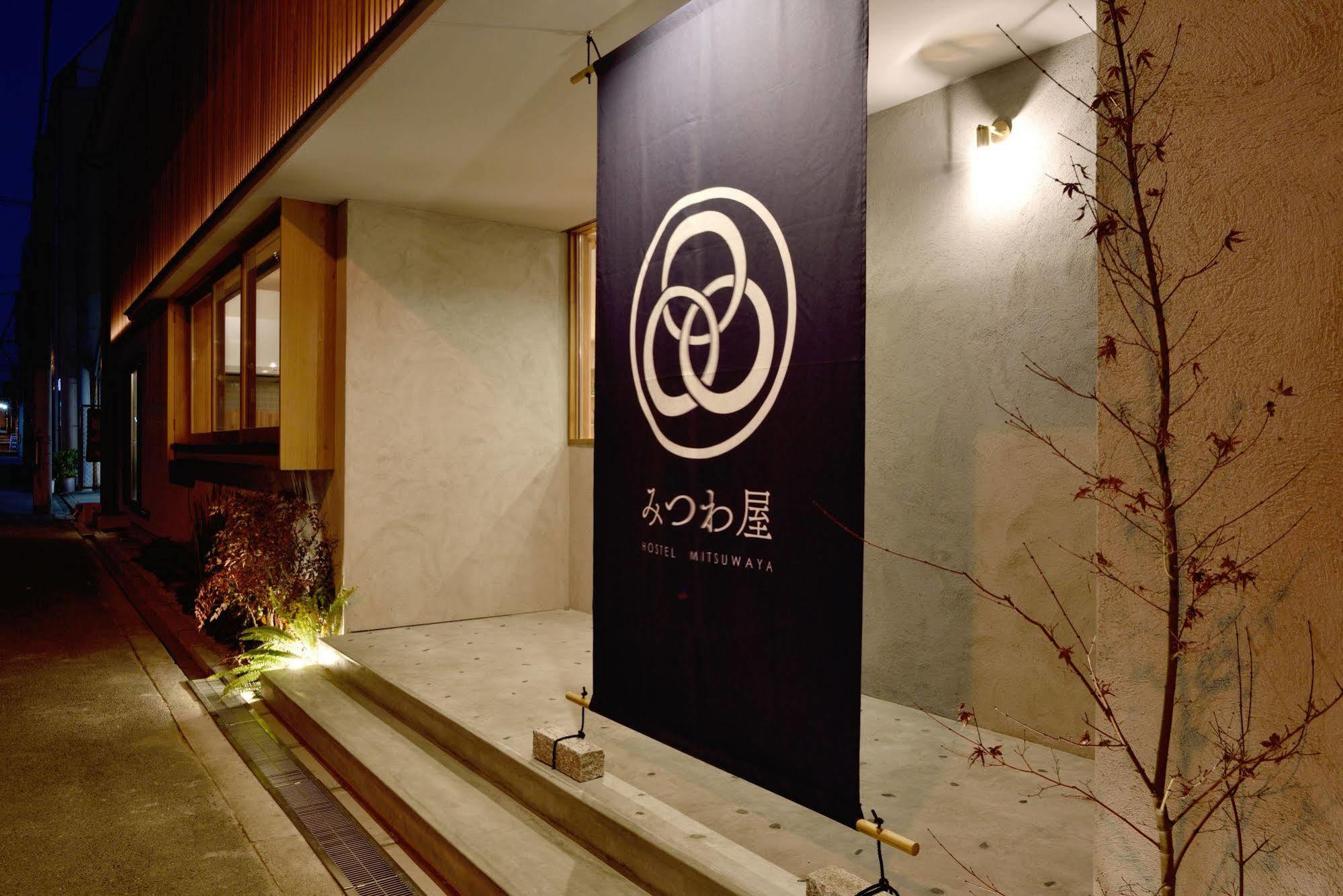Hostel Mitsuwaya Osaka Exterior photo