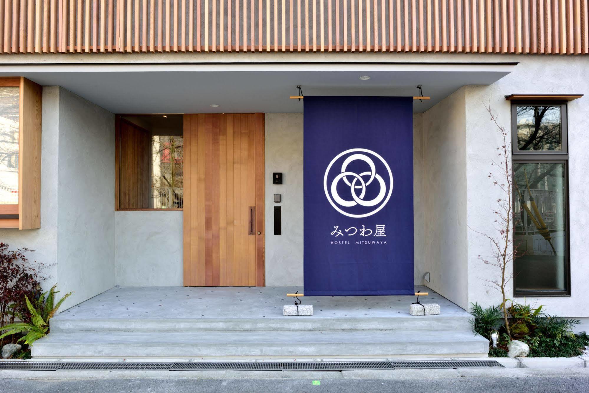 Hostel Mitsuwaya Osaka Exterior photo